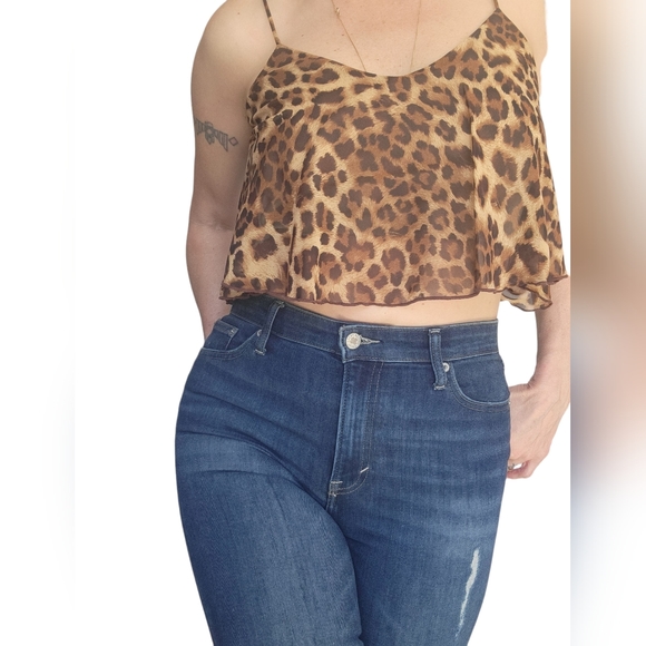 'Lovely day' Leopard Print Crop Top With Bra Shelf Lining - Picture 3 of 10